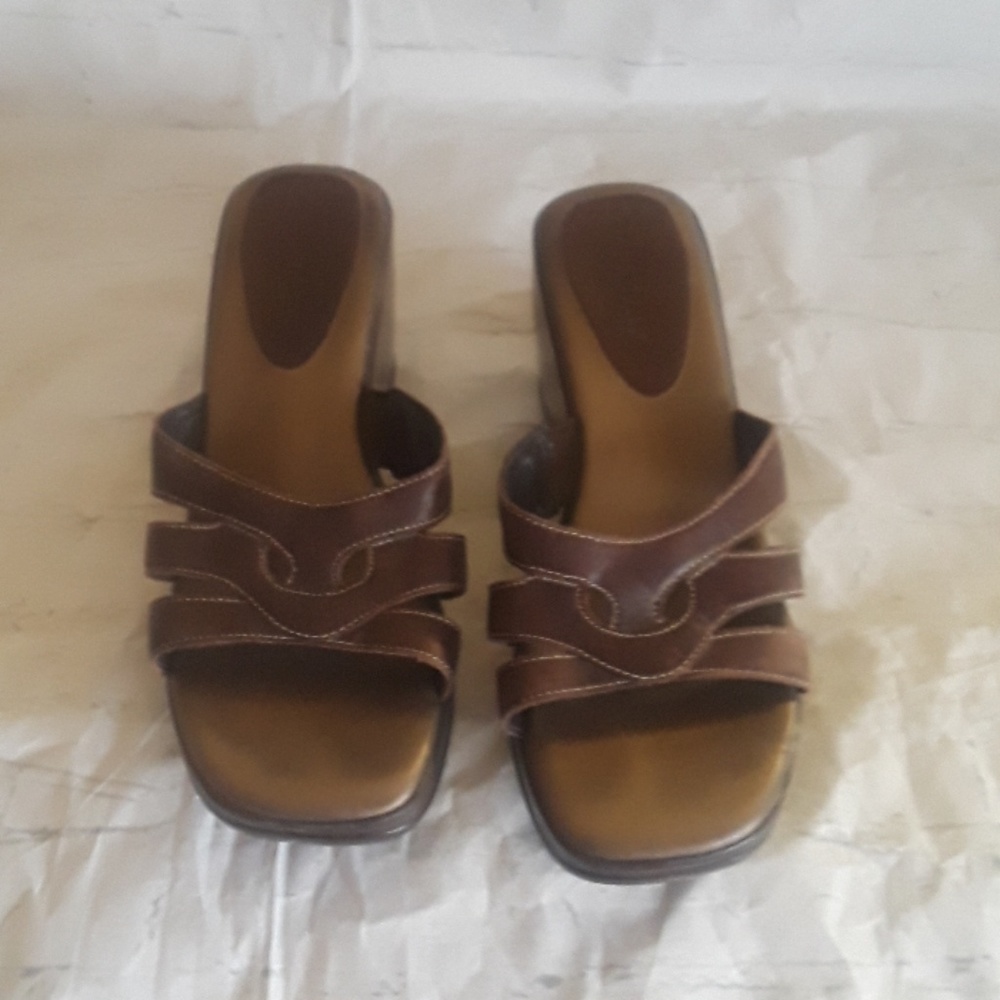 Women's Brown heeled Slippers